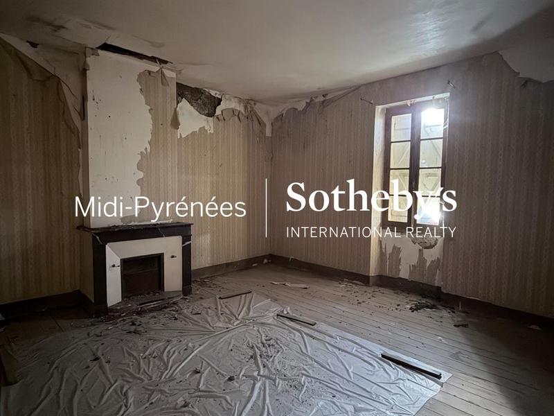 Maison - 280 m² - 8 pièces