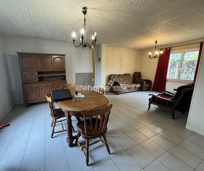 Maison traditionnelle - 91 m² - 4 pièces