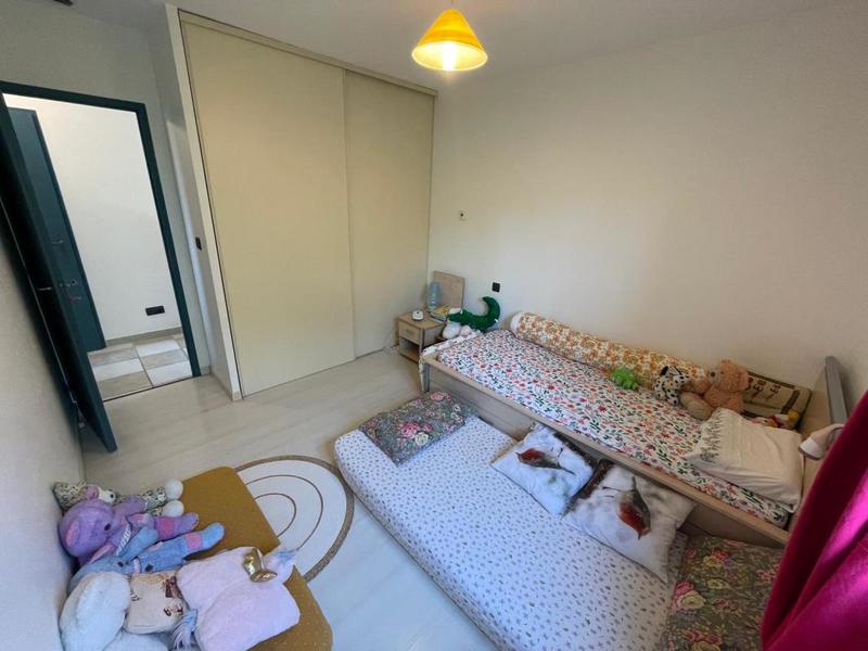 Maison - 202 m² - 8 pièces