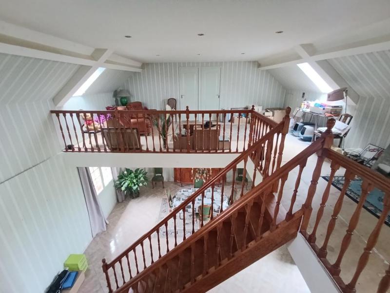 Propriété - 200 m² - 8 pièces