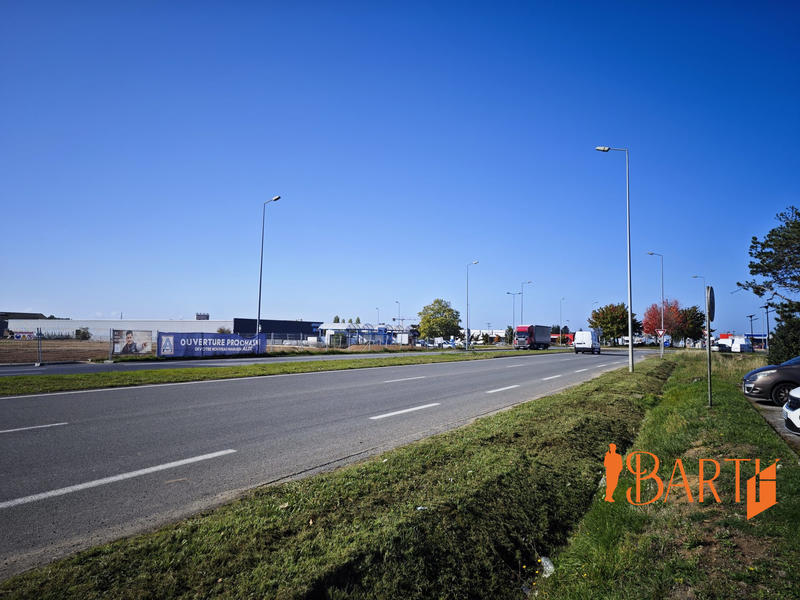 Local d'activités - 1 911 m²