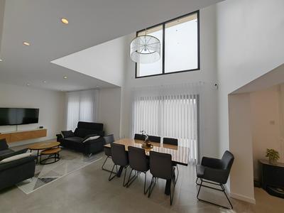 Maison - 155 m² - 6 pièces