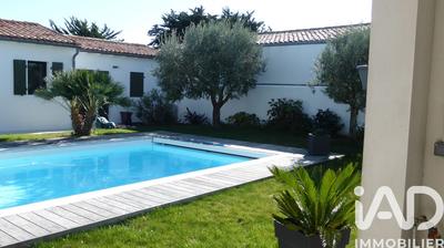 Maison - 219 m² - 5 pièces