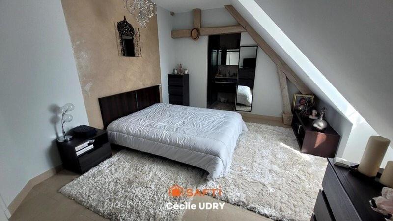 Maison - 415 m² - 12 pièces