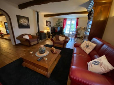 Propriété - 302 m² - 9 pièces