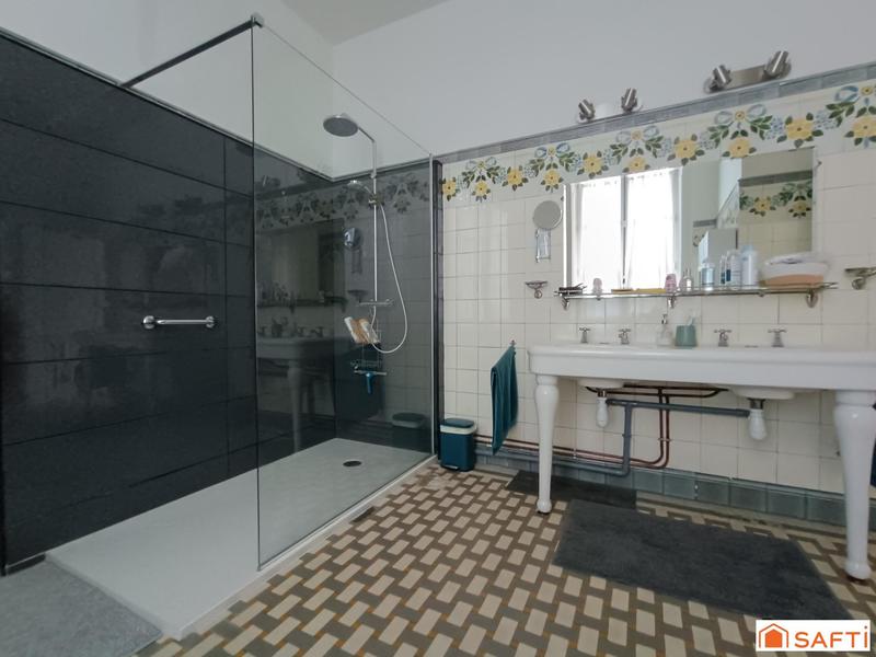 Maison de maîtres - 240 m² - 9 pièces