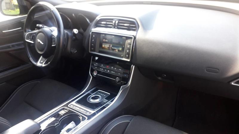 Jaguar Xe 2.0 163 R-Sport - Automatique