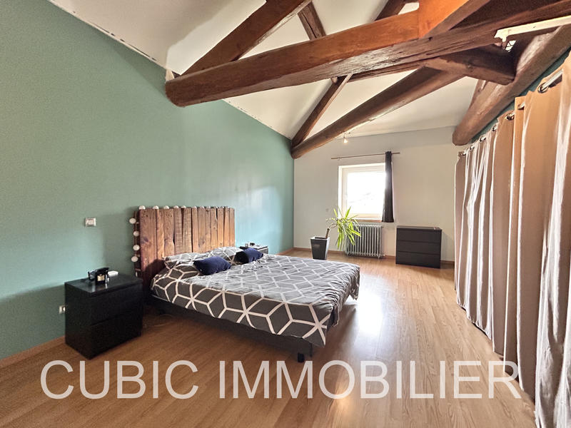 Maison - 202 m² - 5 pièces