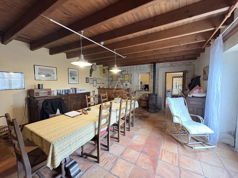 Maison en pierre - 170 m² - 7 pièces