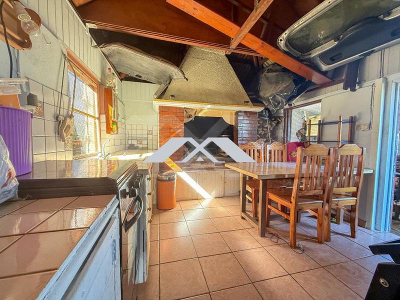 Maison - 208 m² - 9 pièces