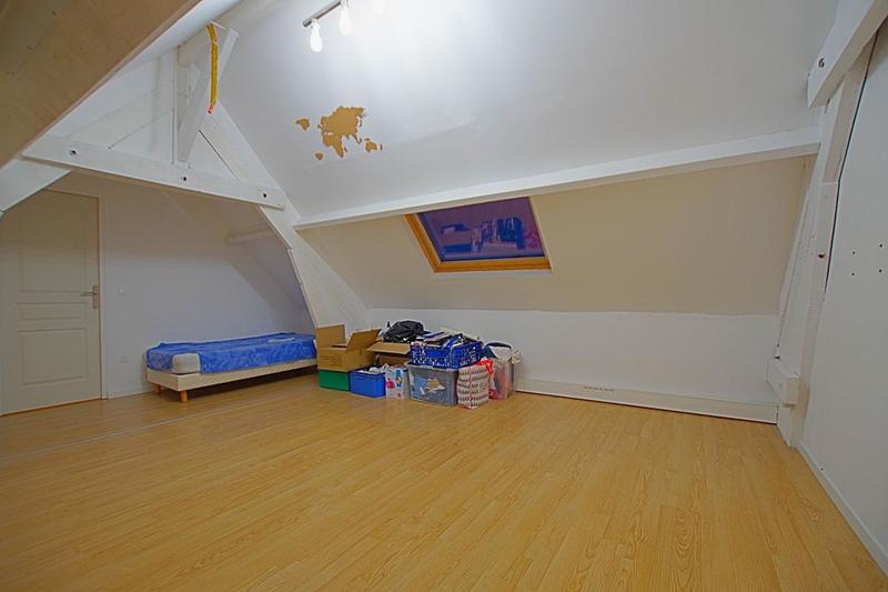 Maison - 234 m² - 7 pièces