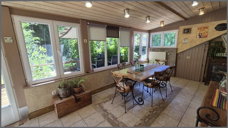 Maison - 243 m² - 9 pièces