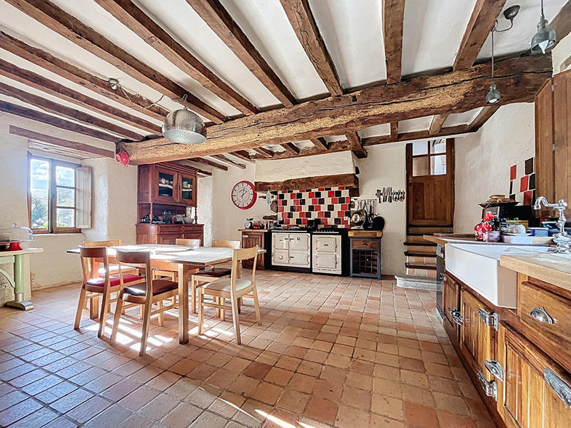 Maison - 418 m² - 15 pièces