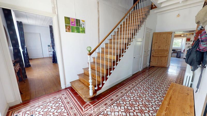 Maison - 286 m² - 11 pièces