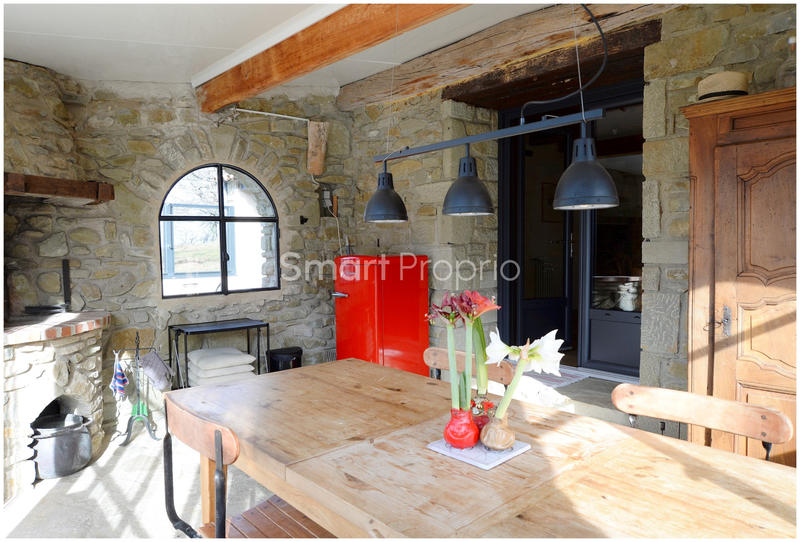 Propriété - 320 m² - 10 pièces