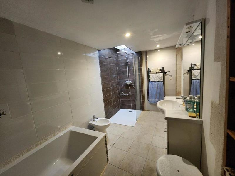 Maison - 200 m² - 12 pièces