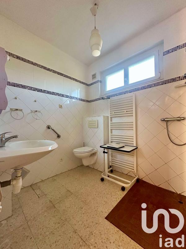 Maison - 200 m² - 8 pièces