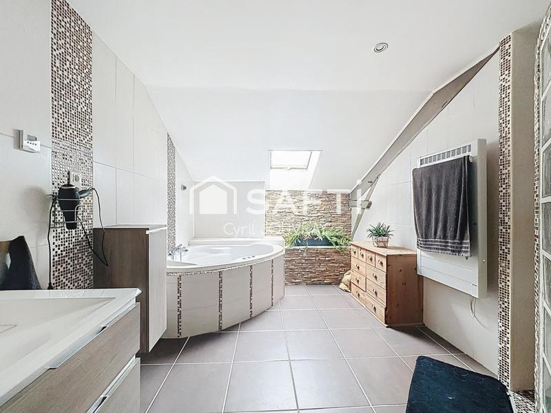 Maison - 262 m² - 6 pièces