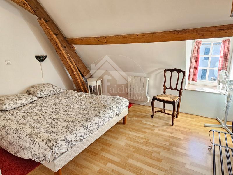 Propriété - 230 m² - 12 pièces