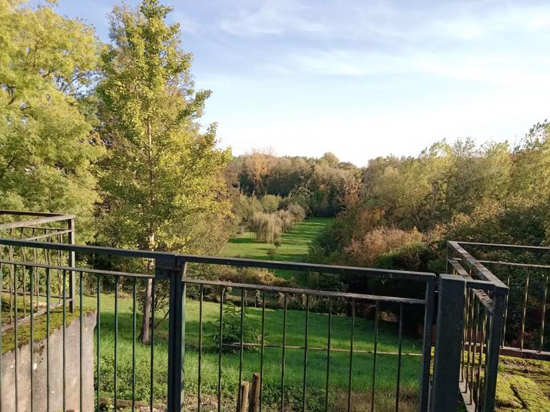 Maison - 290 m² - 9 pièces