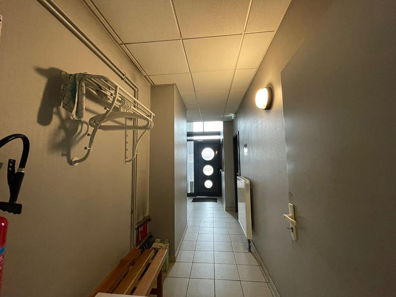 Local d'activité / Entrepôt - 216 m²