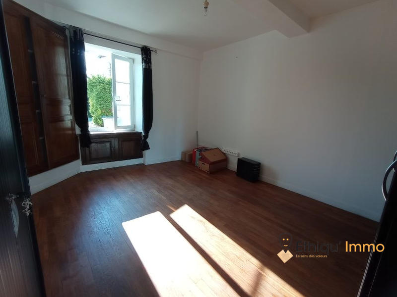 Maison - 278 m² - 8 pièces