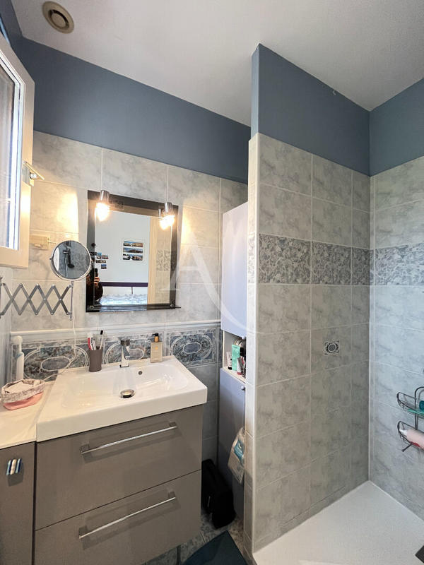 Maison - 184 m² - 7 pièces