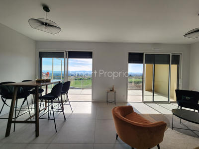 Appartement - 75 m² - 3 pièces