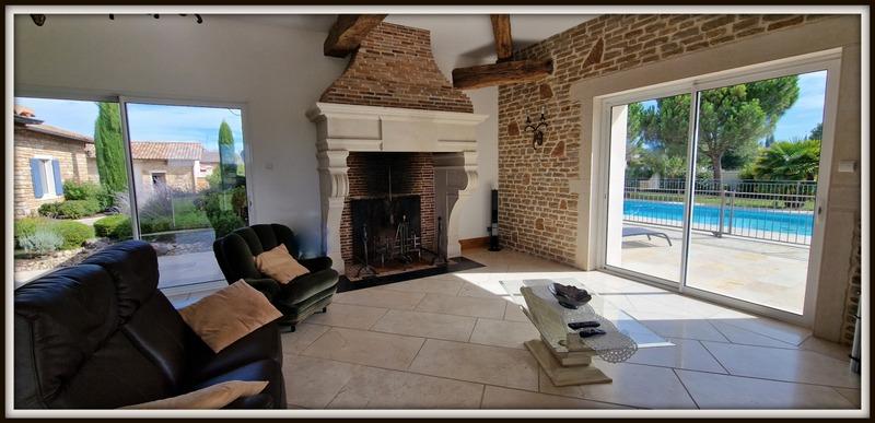 Maison - 290 m² - 8 pièces