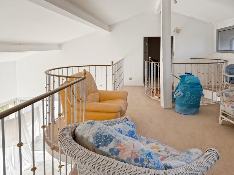 Maison - 263 m² - 6 pièces