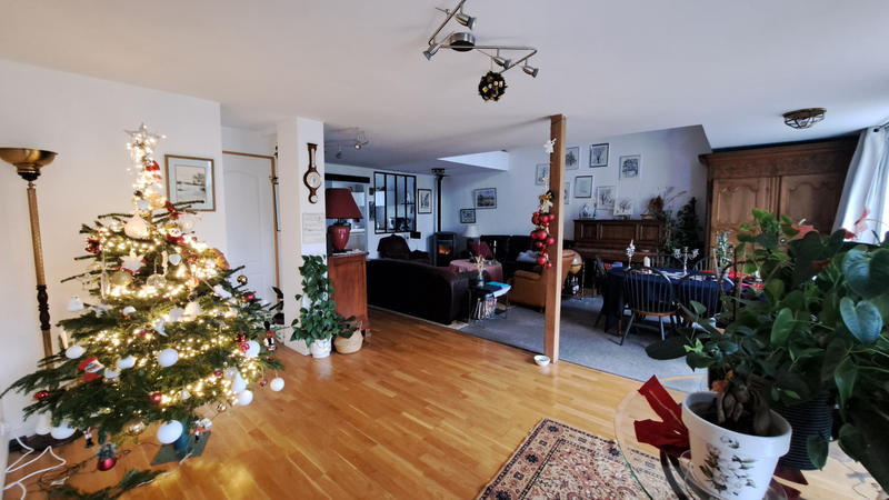 Maison - 217 m² - 7 pièces