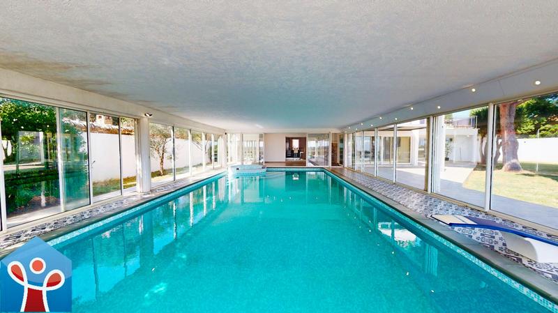 Maison - 230 m² - 5 pièces