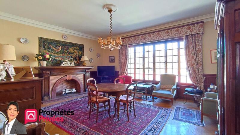 Maison - 320 m² - 14 pièces