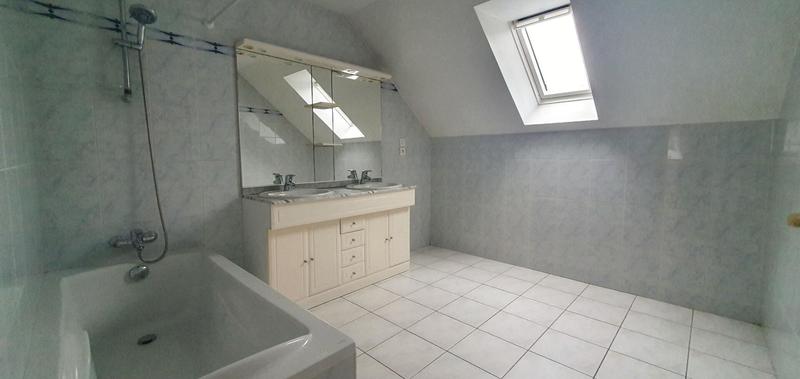 Maison - 94 m² - 5 pièces