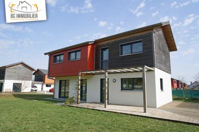 Maison - 104 m² - 5 pièces