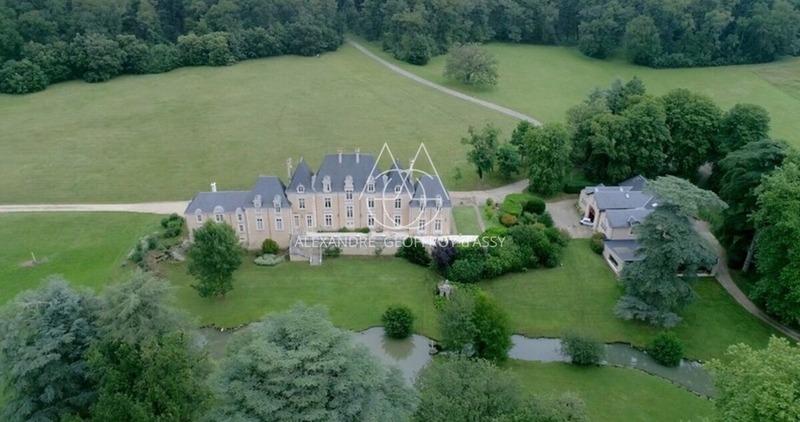 Château - 1 100 m² - 22 pièces