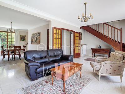 Maison - 159 m² - 5 pièces