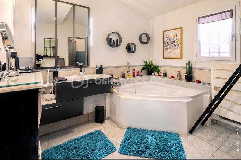 Villa - 195 m² - 8 pièces