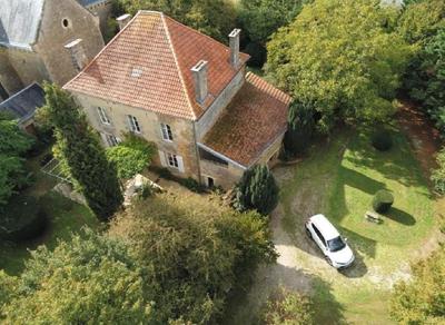 Maison - 230 m² - 8 pièces