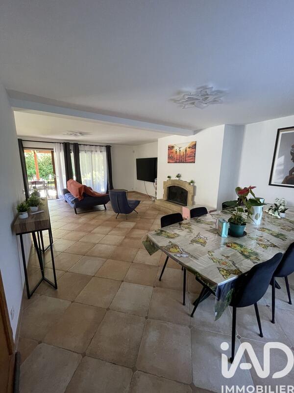 Maison - 185 m² - 7 pièces