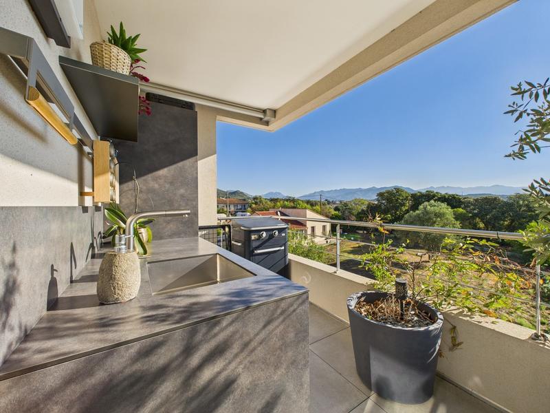 Appartement - 94 m² - 4 pièces