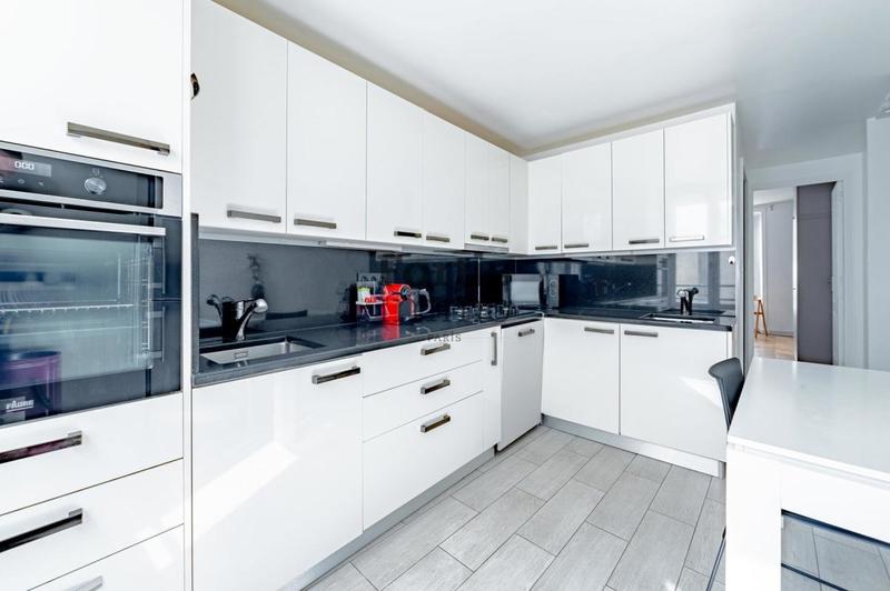 Appartement - 93 m² - 4 pièces