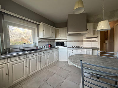 Maison - 90 m² - 5 pièces