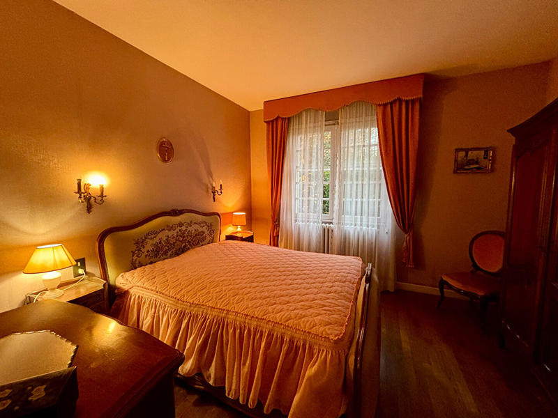 Maison - 213 m² - 7 pièces