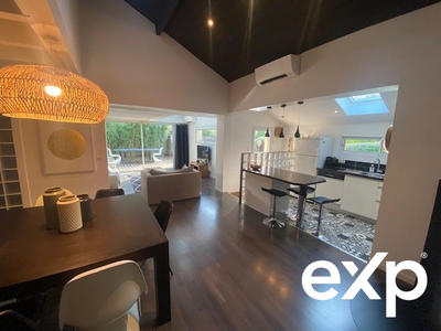 Maison - 221 m² - 9 pièces