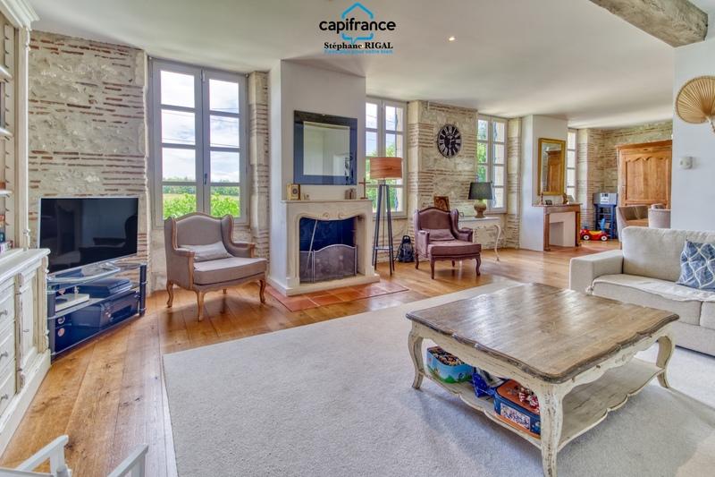 Maison de maîtres - 360 m² - 10 pièces