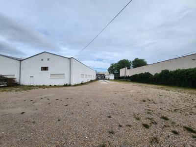 Entrepôt - 3 600 m² - 1 pièce