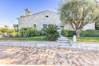 Villa - 360 m² - 8 pièces