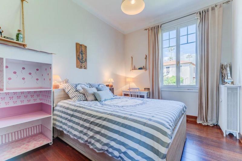 Villa - 304 m² - 7 pièces