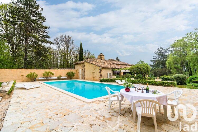 Maison - 305 m² - 10 pièces